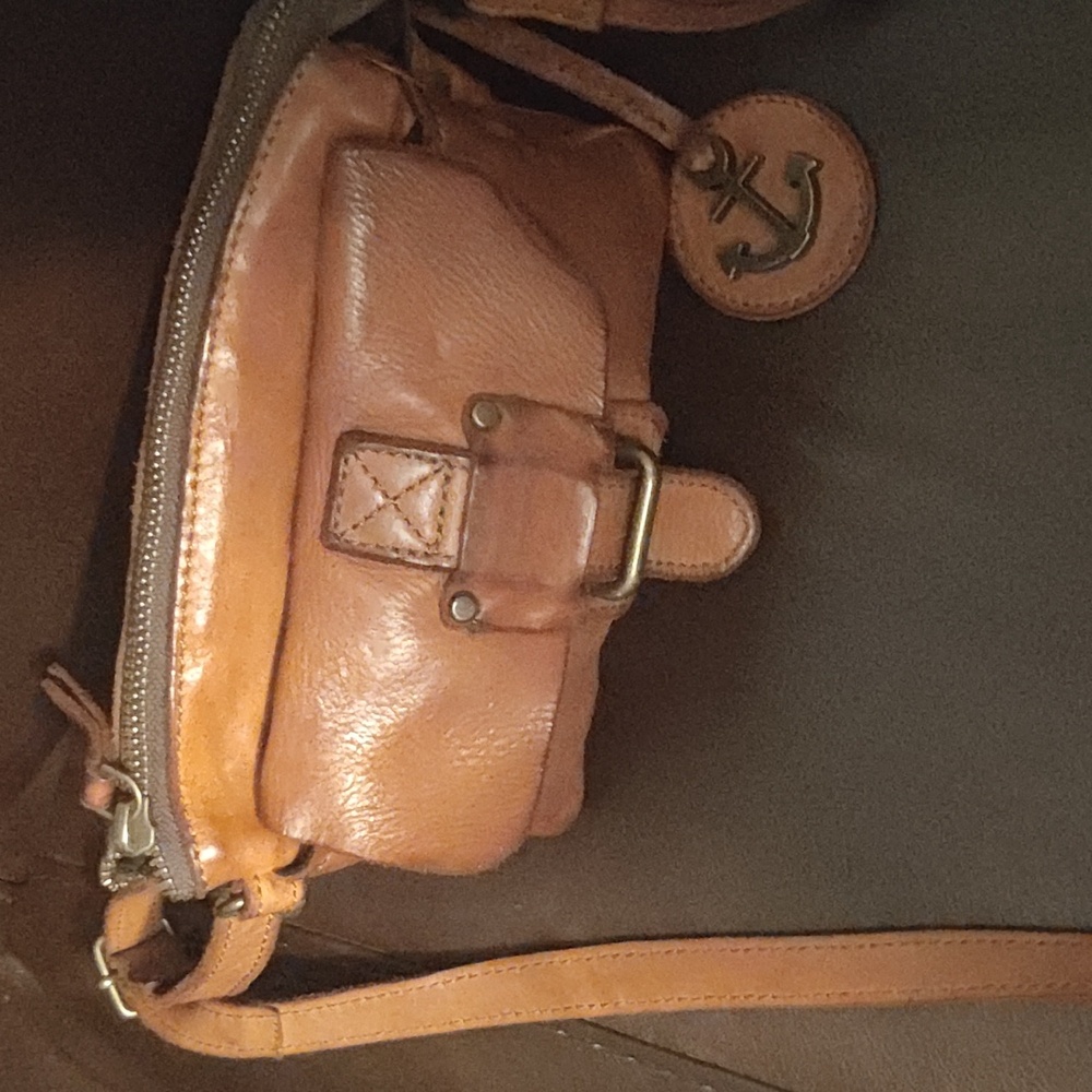 Harbor crossbody